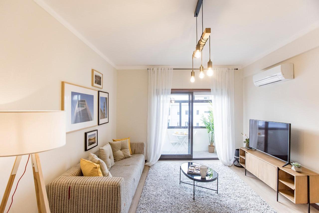 2Br Flat In Bonfim W/ Ac & Balcony By Lovelystay Porto Exterior foto