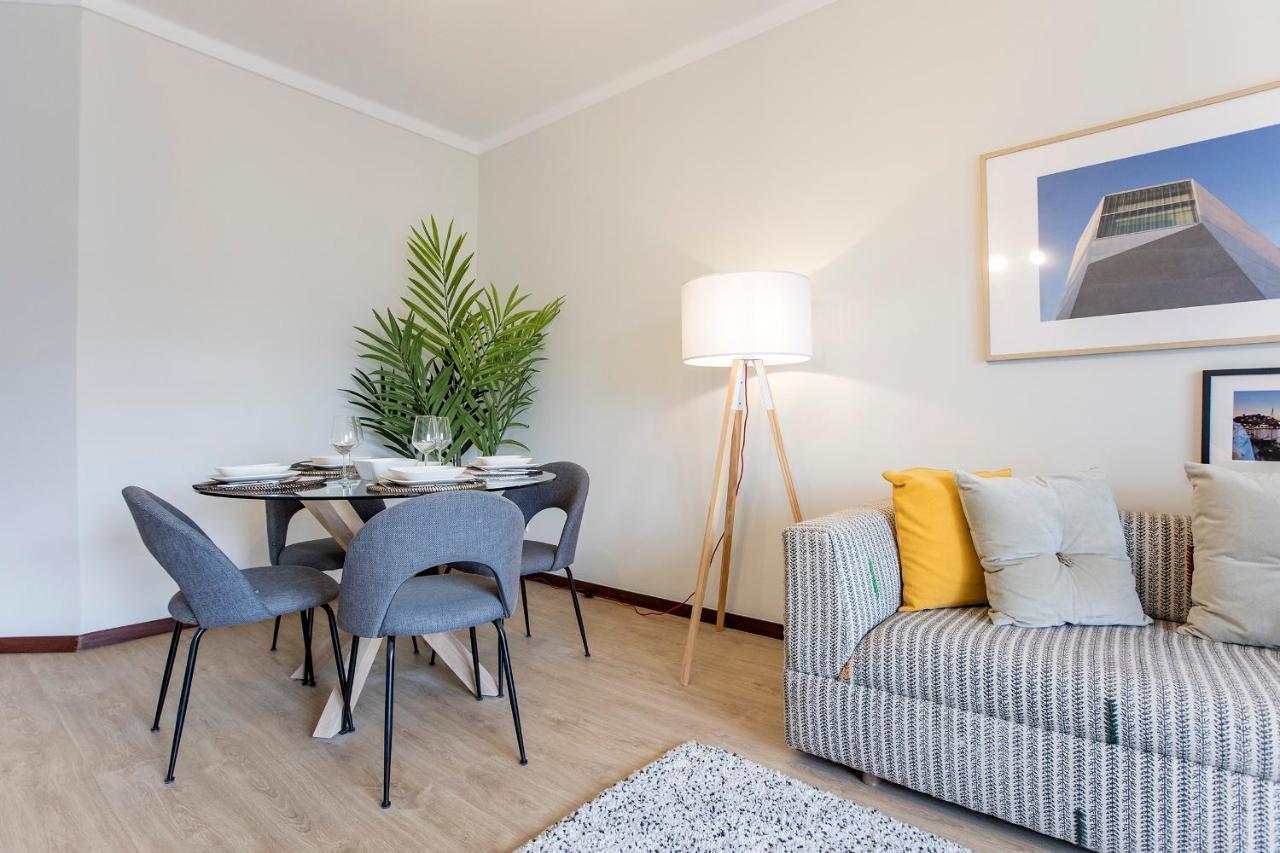 2Br Flat In Bonfim W/ Ac & Balcony By Lovelystay Porto Exterior foto